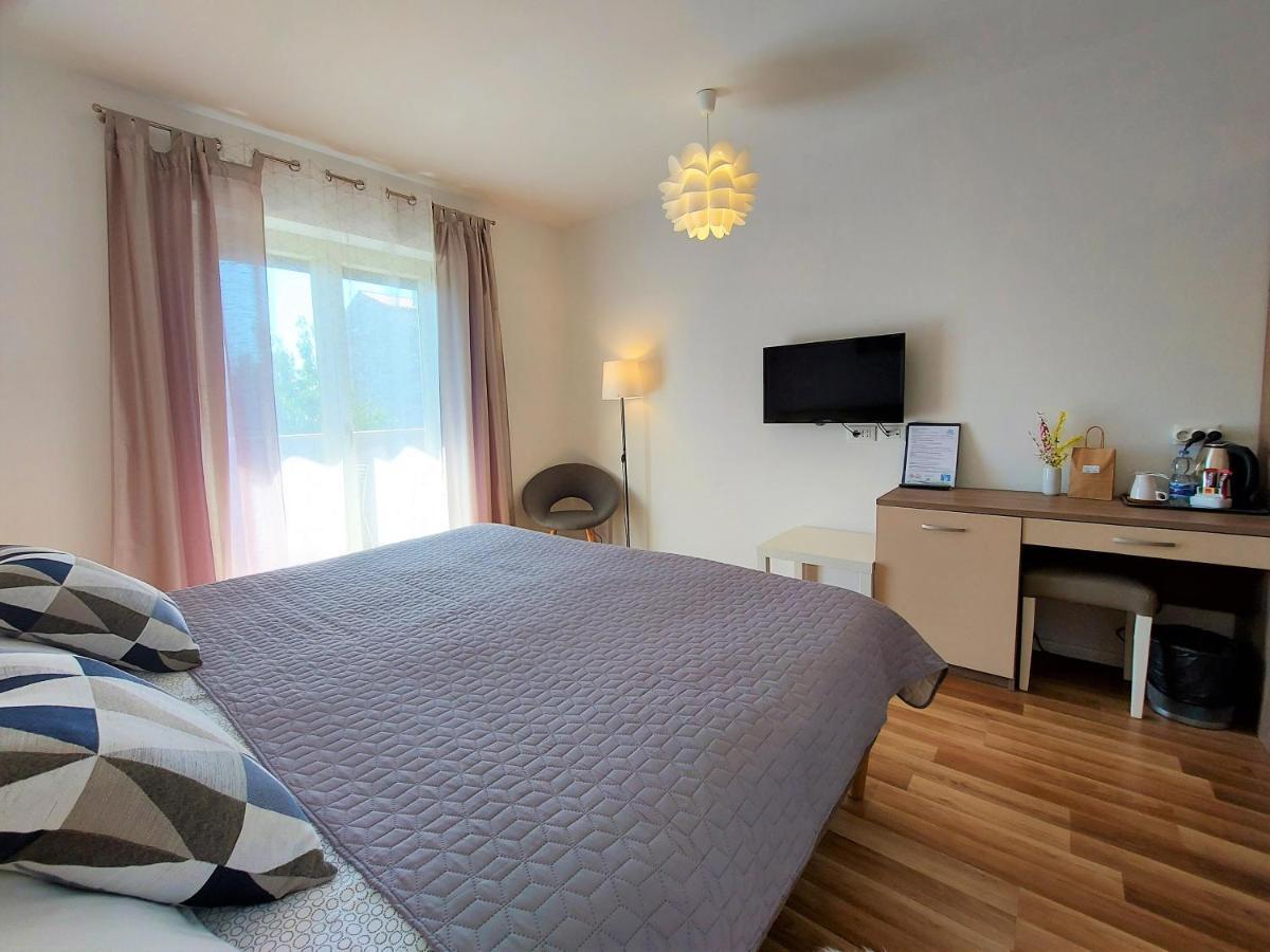 Rooms And Apartments Istrasoley Bale Exterior foto