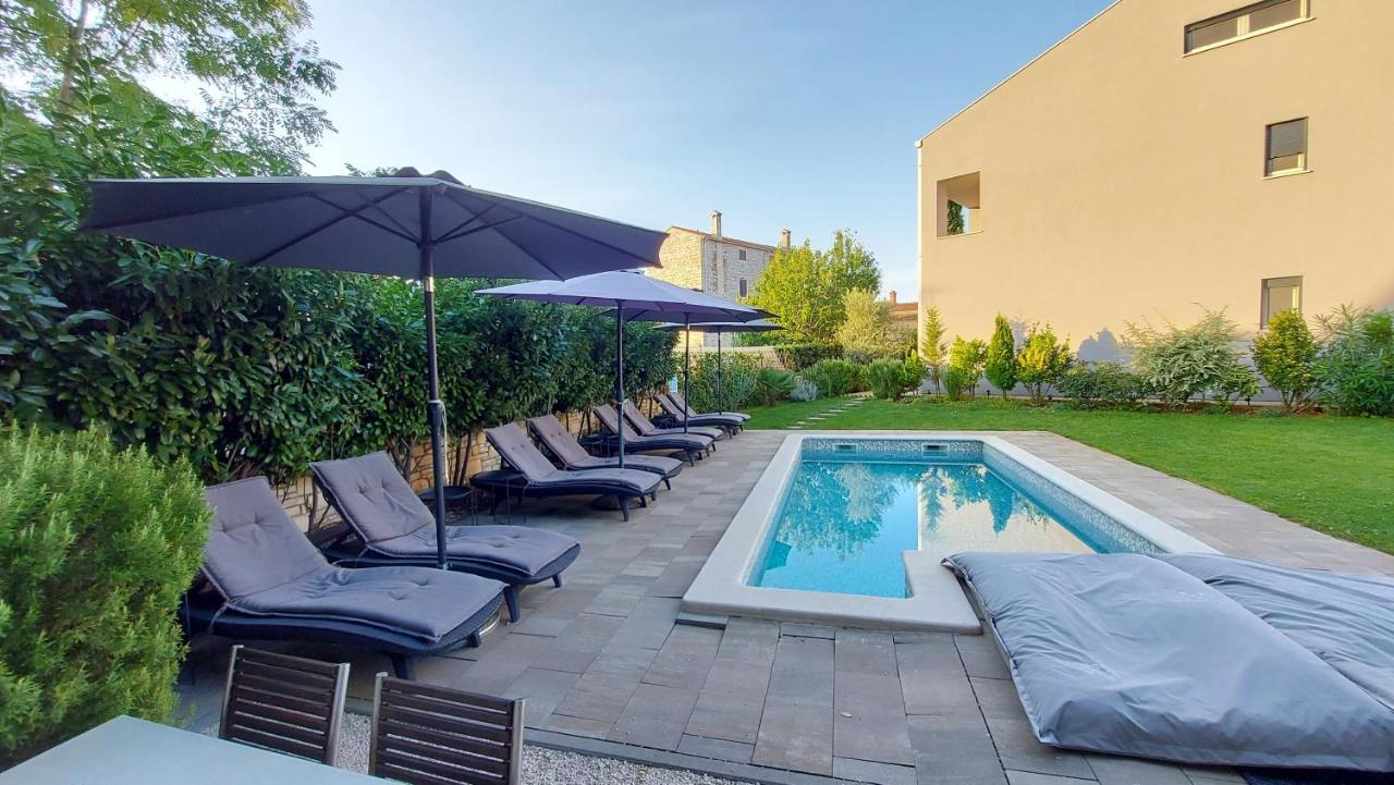 Rooms And Apartments Istrasoley Bale Exterior foto